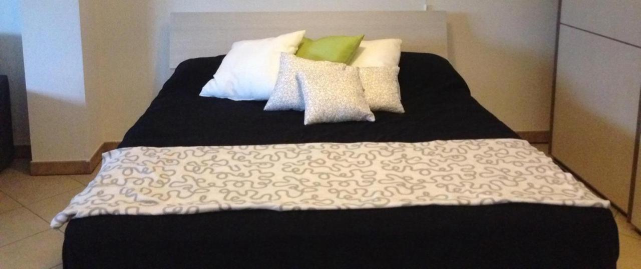 L'Angolo Di Cielo Apartment กาลัมโบรเน ภายนอก รูปภาพ